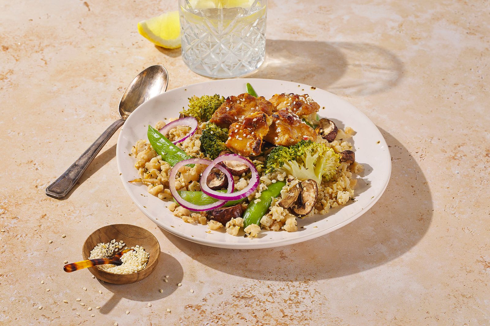 Veggie bowl met Aziatische kip