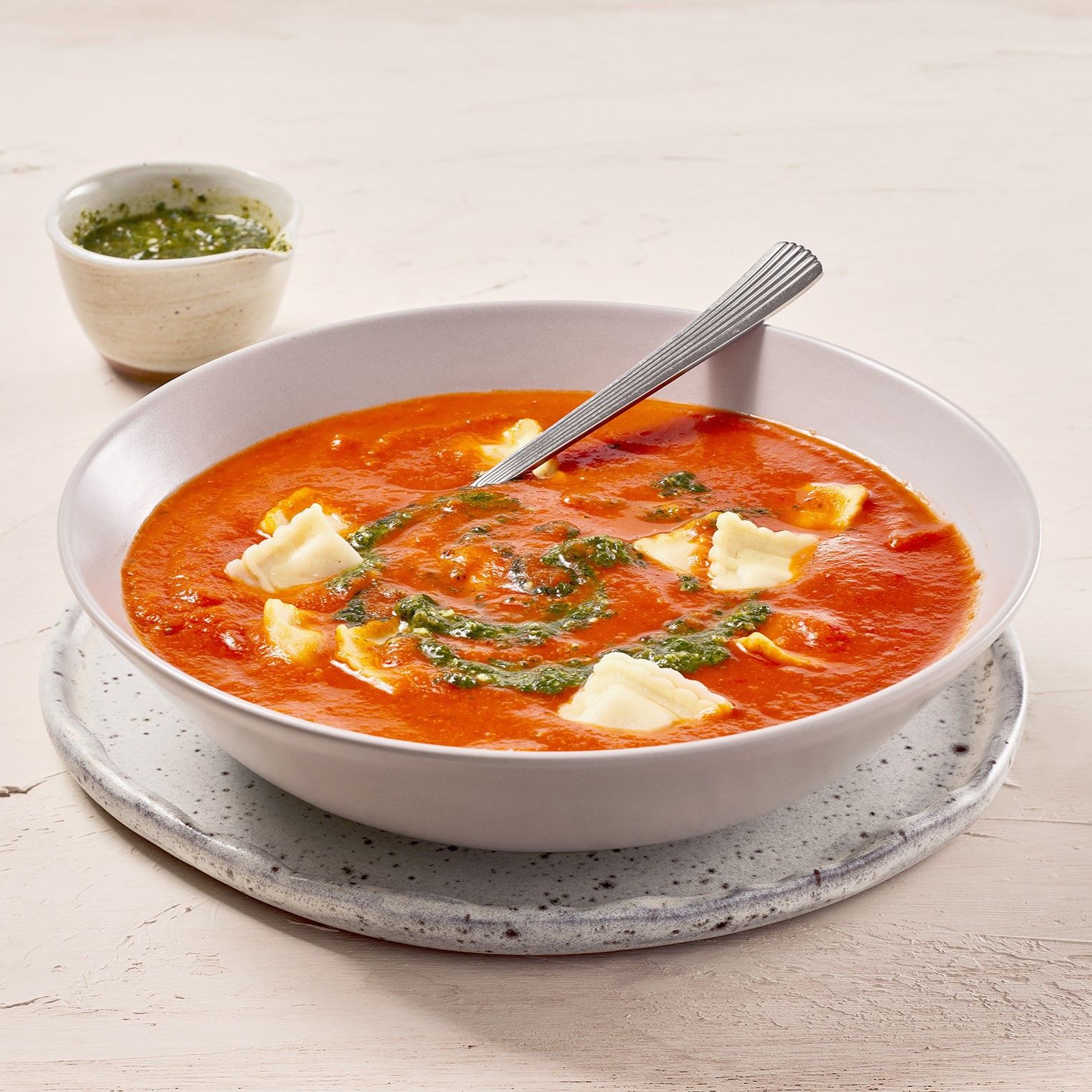 Tomaat tortellinisoep