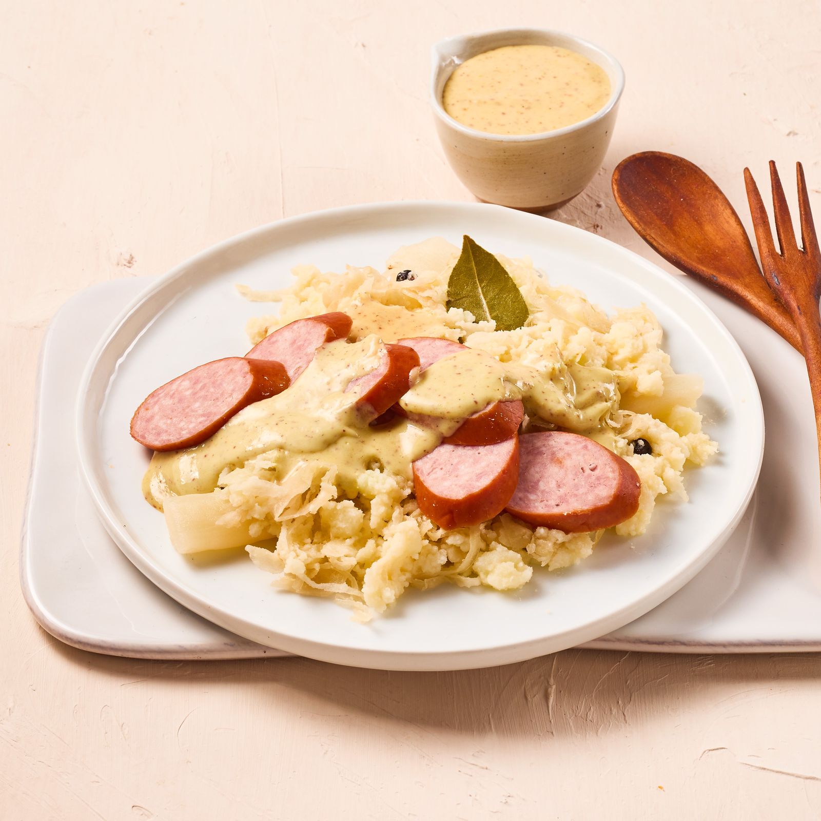 Zuurkoolstamppot met rookworst